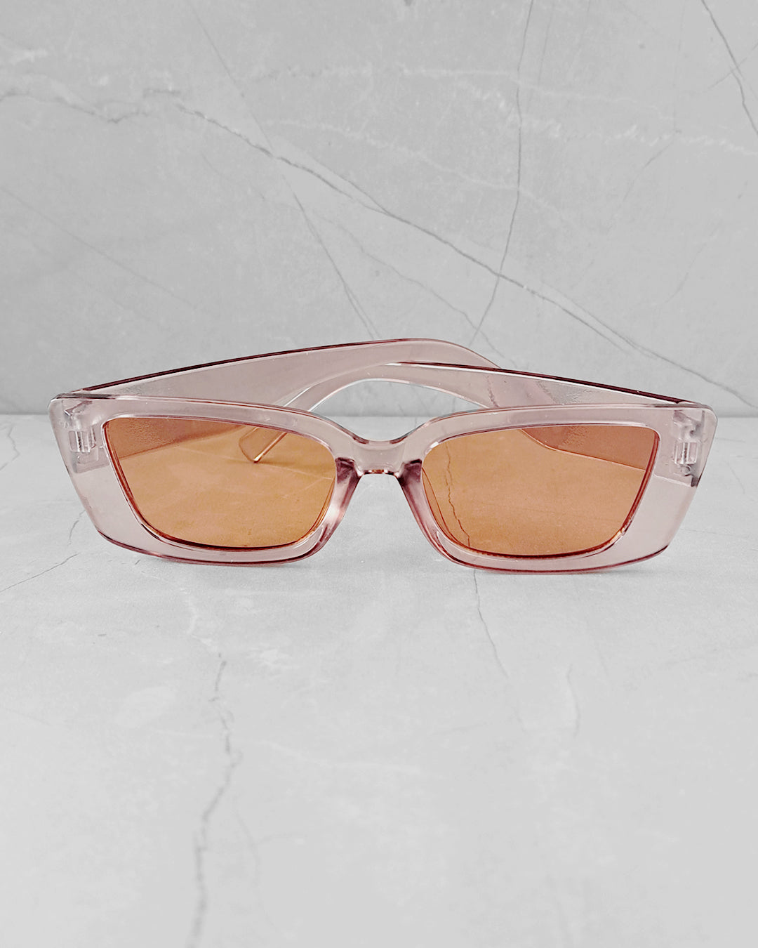 Lentes de sol marrón traslucido cuadrado