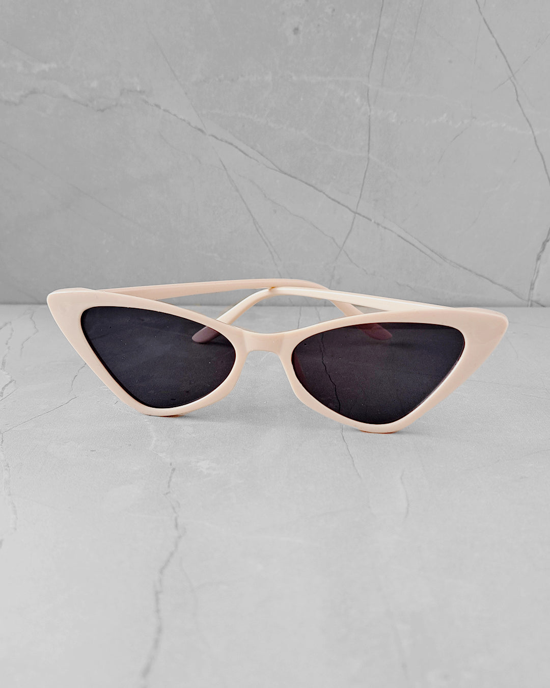 Lentes de sol nude cat eye